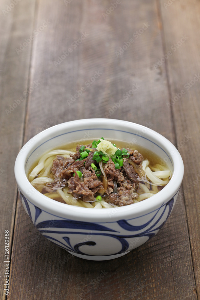 niku udon, japanese udon noodles with simmered beef
niku udon, japanese udon noodles with simmered beef