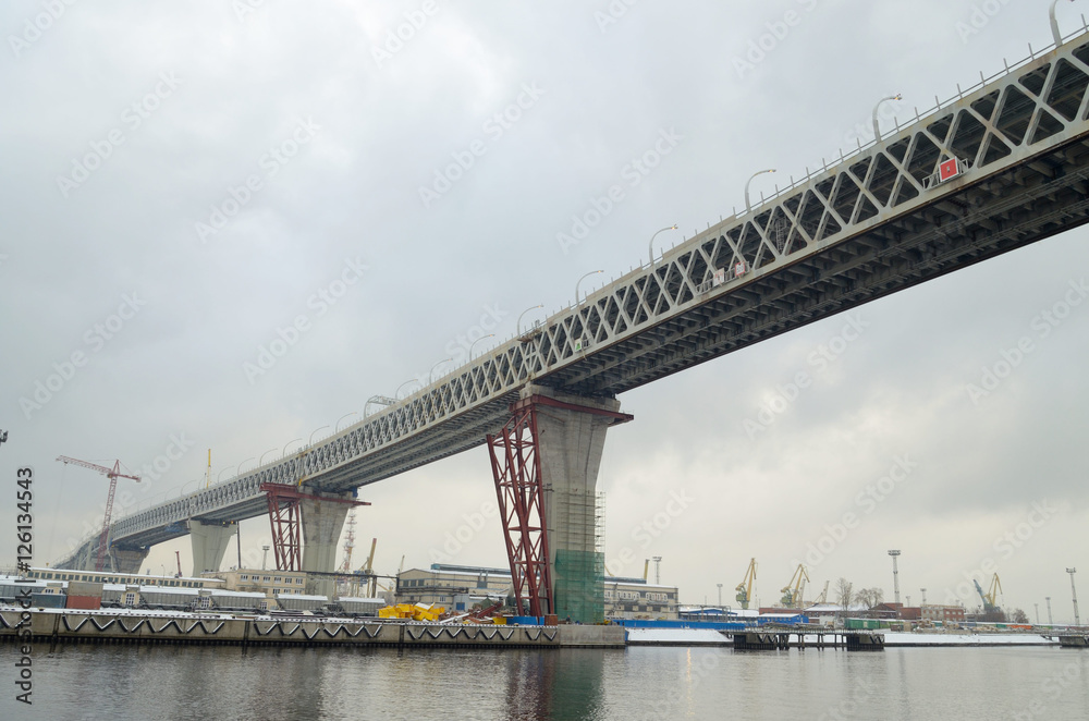 Obraz premium the construction of a highway around the city.