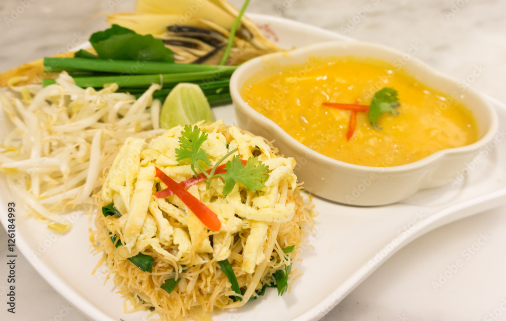 Thin rice noodles, Thai Food