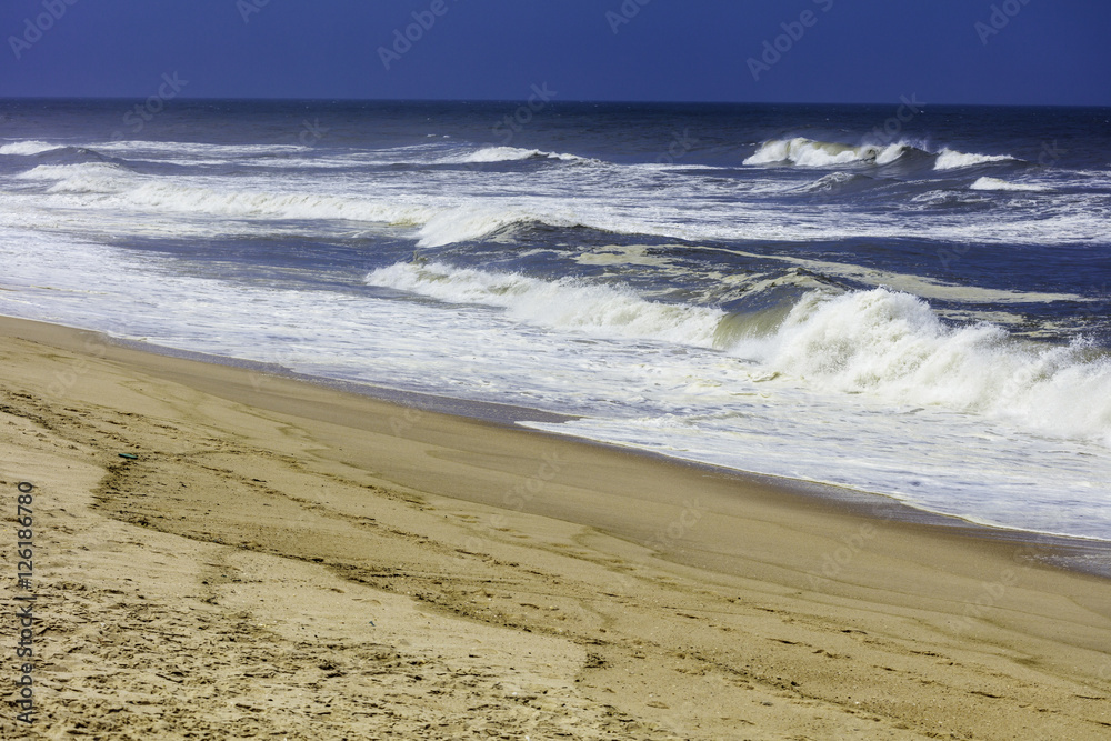 De wilde golven langs de Portugese kust