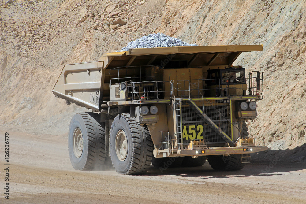 Obraz premium Truck at Chuquicamata, world's biggest open pit copper mine, Calama, Chile