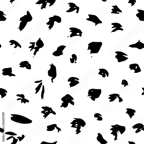 Doodle sketch abstract seamless pattern isolated on the background. Black and white illustration for textile, paper, fabric, decoration. © tumana_net