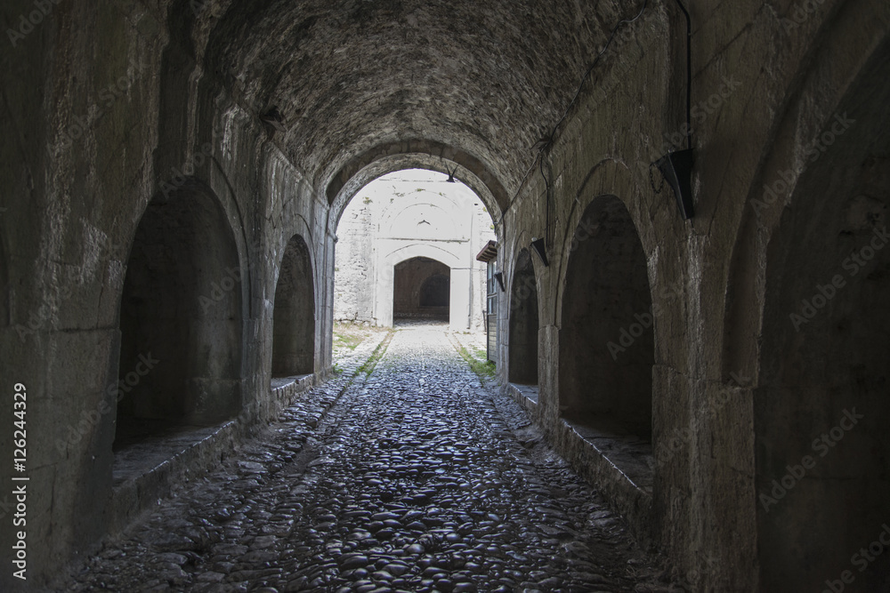 Obraz premium Entrance wall passege to Rozafa Castle in Shkoder, Albania