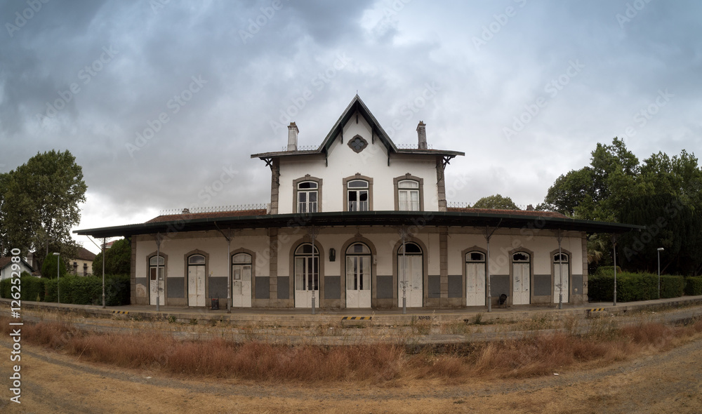 Estación abandonada en Vila-Real, Portugal