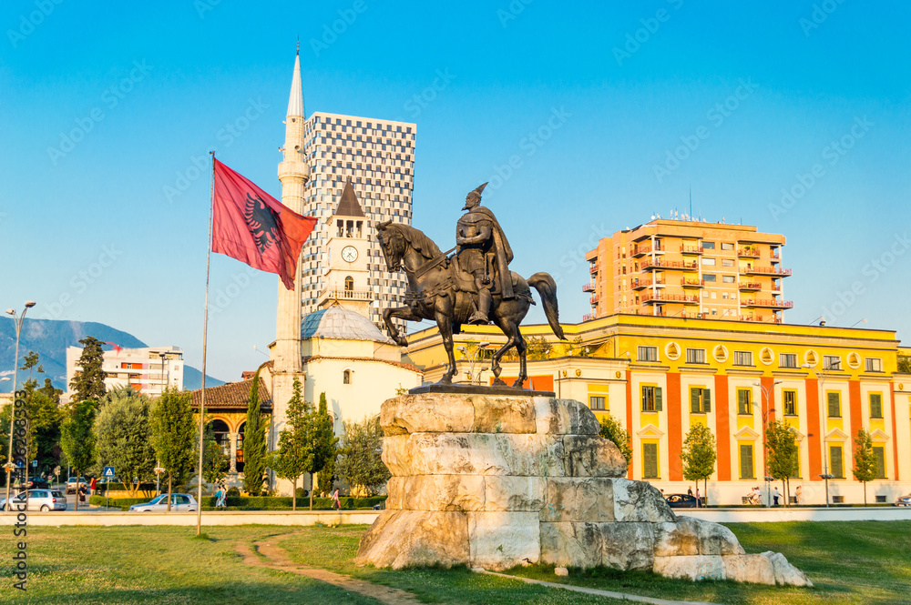 Ταπετσαρία Skanderbeg square with flag, Skanderbeg monument and The Et'hem Bey Mosque in the center of Tirana city, Albania