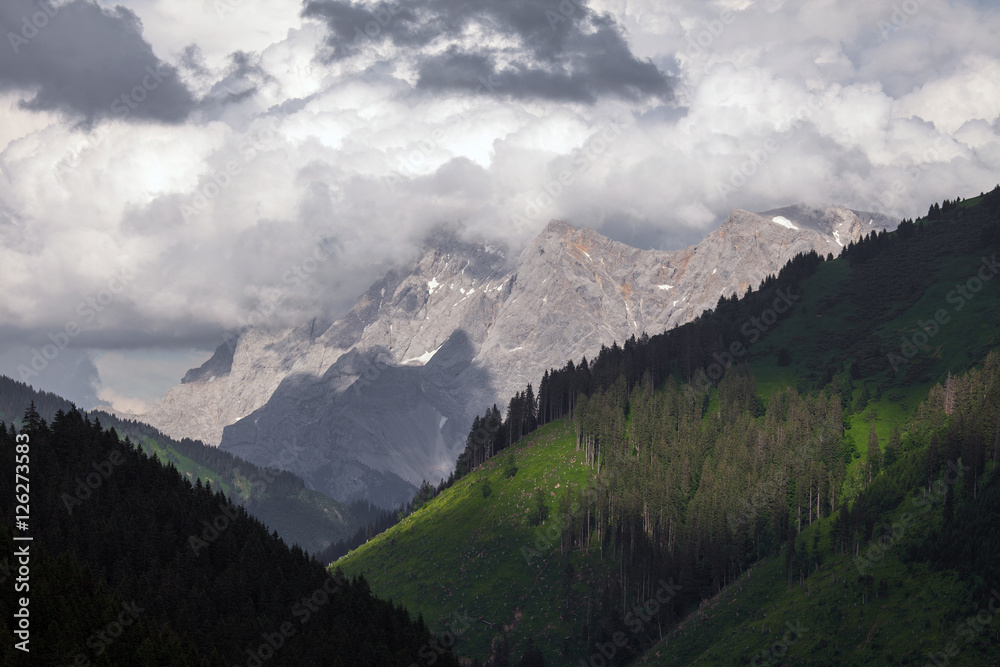 Fototapeta premium Amazing alpine scenery from Berwang, Austria