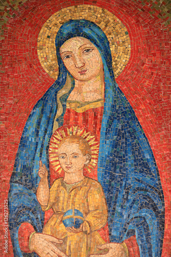 Virgin and child. Italy. Basilica of the Annunciation. Israël. © lemélangedesgenres