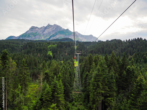 vistas del monte Pilatus en Lucerna Suiza, desde el teleférico, en el verano de 2016 OLYMPUS DIGITAL CAMERA