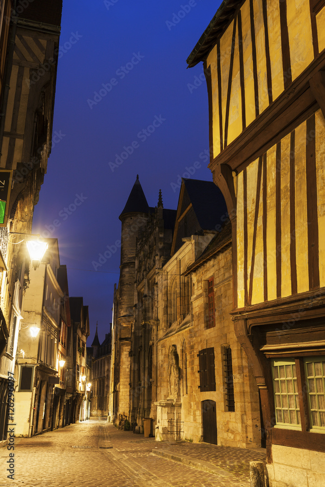 Fototapeta premium Old architecture of Rouen
