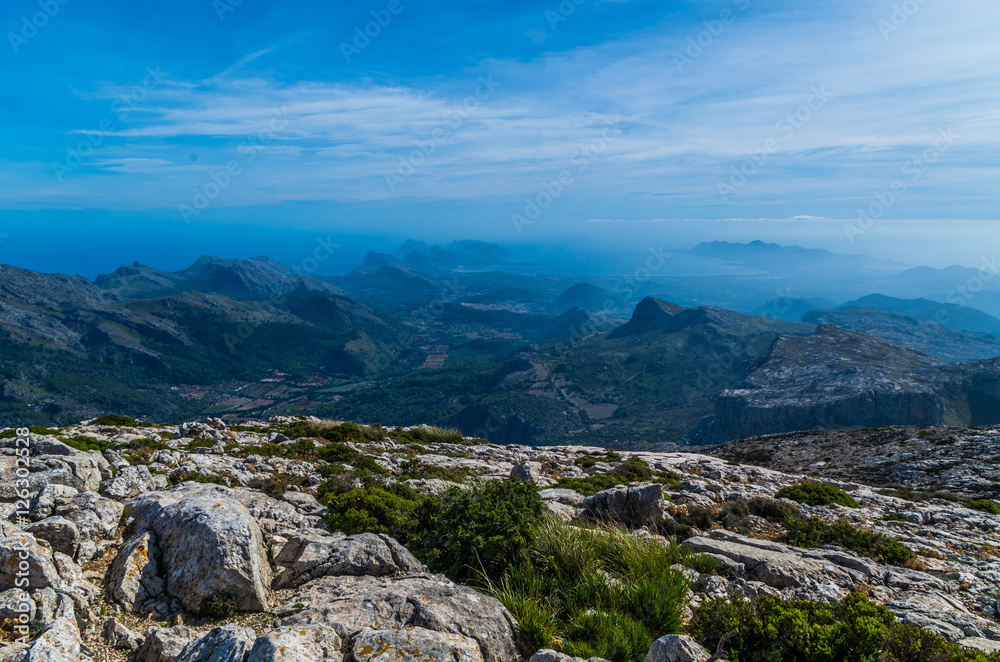 Obraz premium Beautiful panorama from the GR 221 Tramuntana mountains, Mallorca, Spain