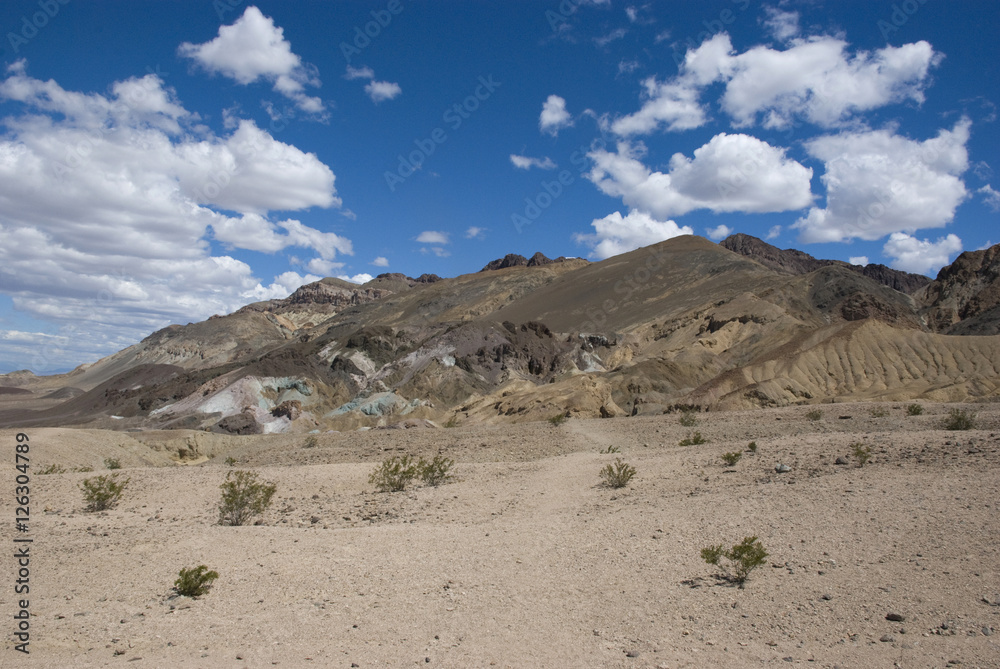 Wüstenlandschaft des Artist Drive im Death Valley National PArk, Kalifornien