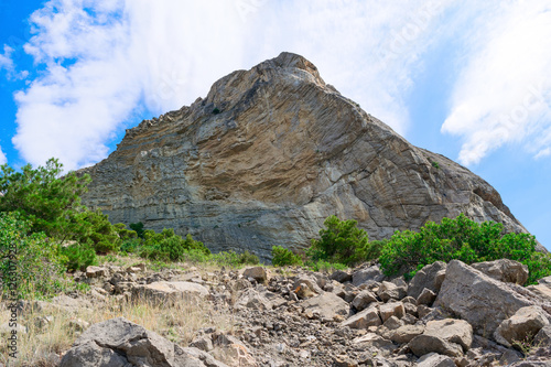 Fotografie small slate rock. next are the stones after rockfall