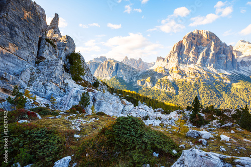 Fototapeta Naklejka Na Ścianę i Meble -  Autumn scene in Dolomites mountain. Tofana, Cinque Torri -Dolomi