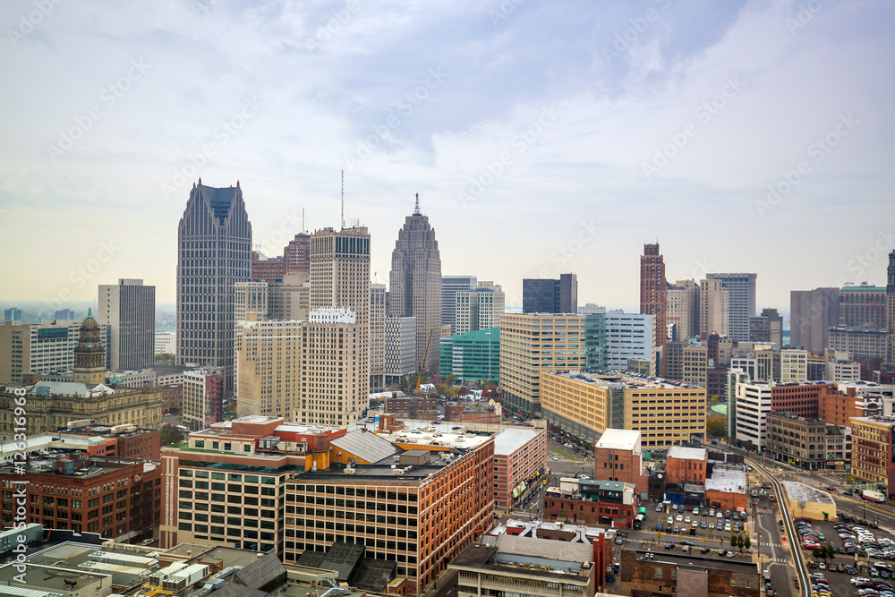 Obraz premium Aerial view of downtown Detroit at twilight