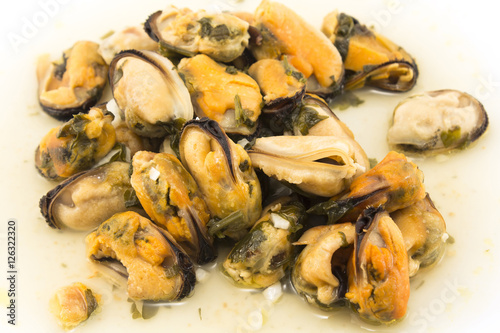 Mussels Cooked in White Wine with Parsley and Garlic