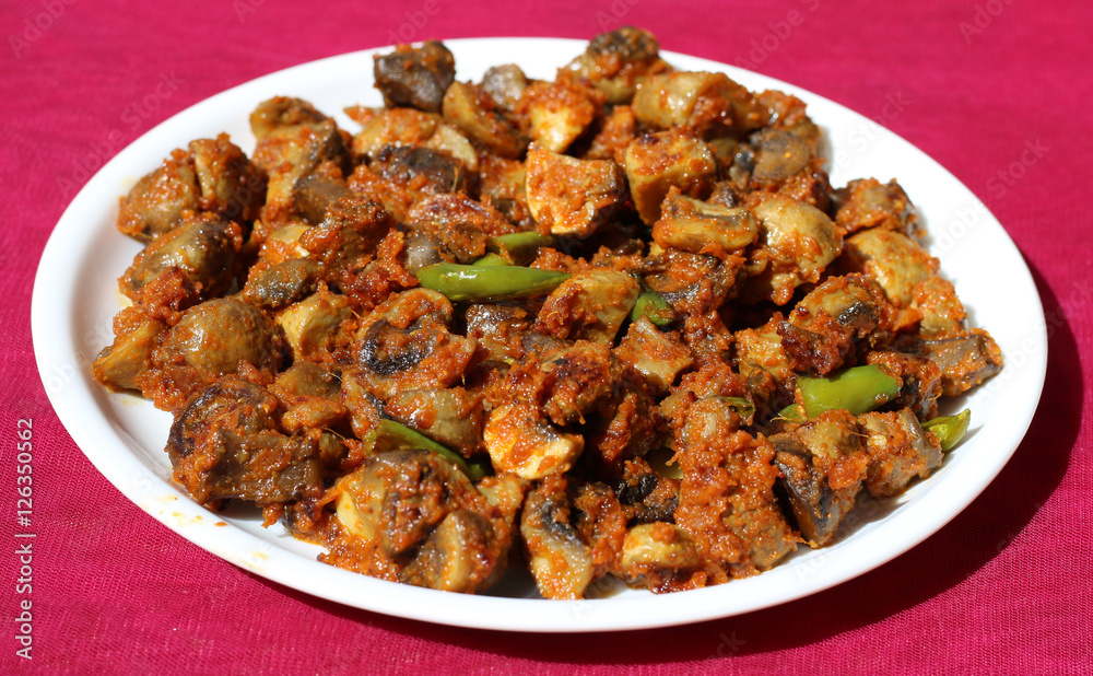 Spicy mushroom in thick tomato gravy Spicy mushroom in thick tomato gravy