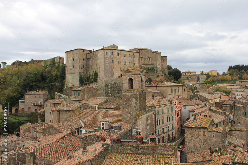 Obraz premium Sorano borgo medievale fortificato