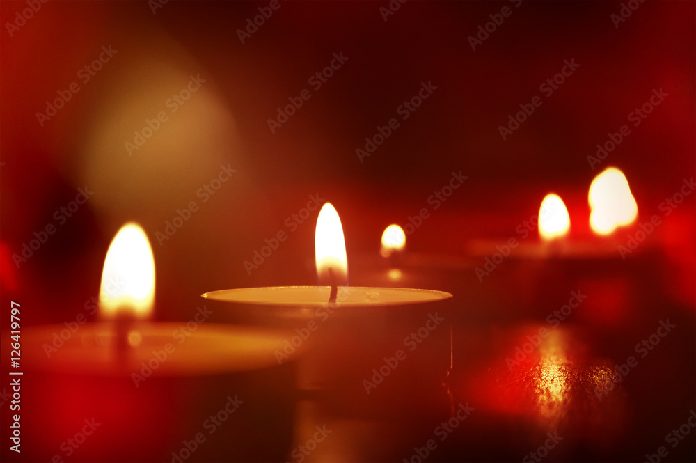 Brennende Teelichter mit Bokeh, Brennende Teelichter mit Bokeh,