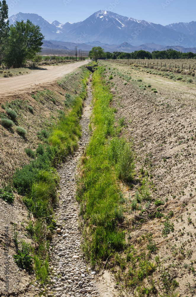Obraz premium Dry Irrigation Ditch