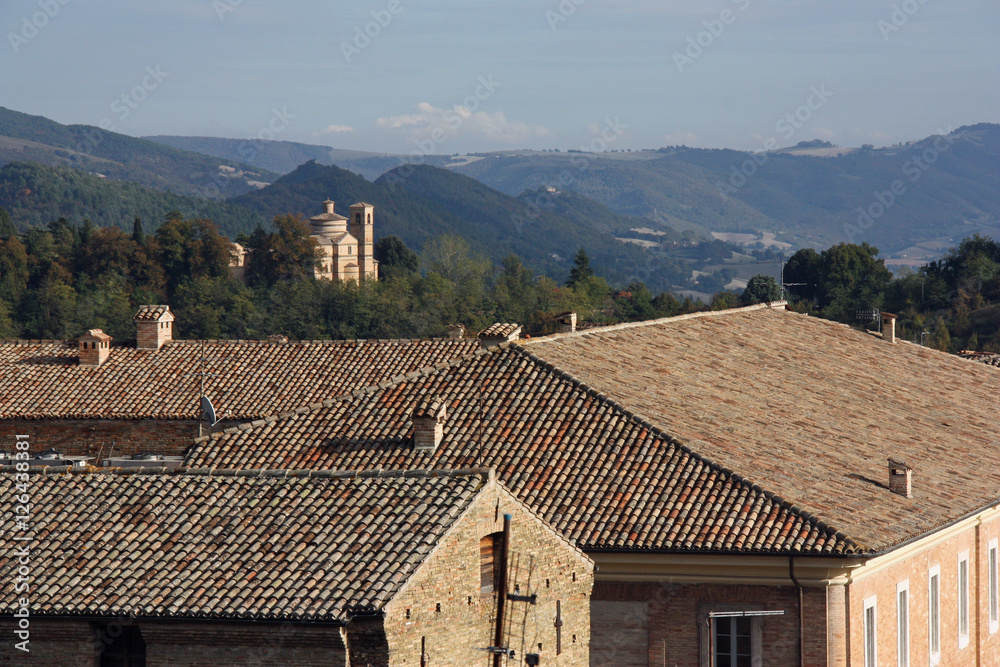 Vue par dessus les toits d'Urbino, Italie