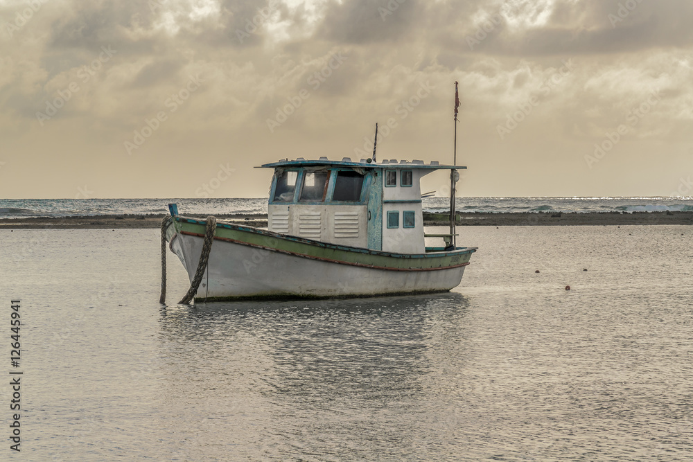 Obraz premium Small Ship at Ocean Porto Galinhas Brazil
