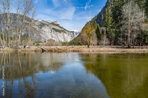 Fototapeta Naklejka Na Ścianę i Meble -  Merced River Reflections, Yosemite Valley, California, Springtime
