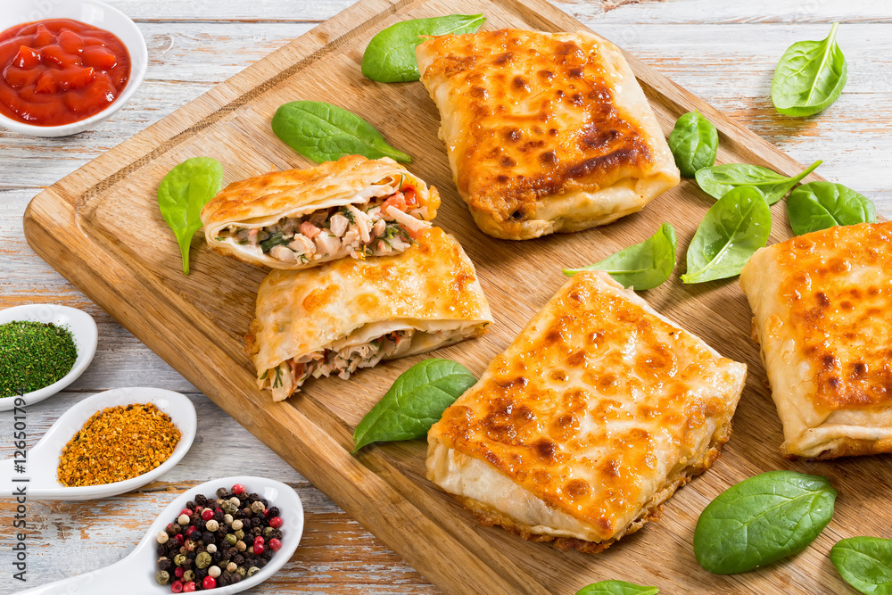fried flatbread wraps Stuffed with chicken meat and vegetable fried flatbread wraps Stuffed with chicken meat and vegetable