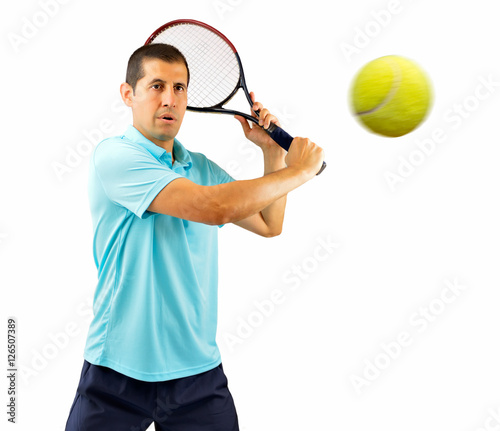 swatting this tennis ball © cunaplus