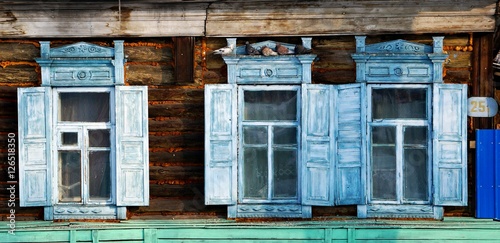 Wallpaper Mural деревянные окна с резными наличниками в русских йзбах Torontodigital.ca