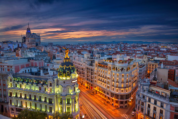 Acrylglasbilder Madrid Madrid Stadtpanorama im Sonnenuntergang  © rudi1976
