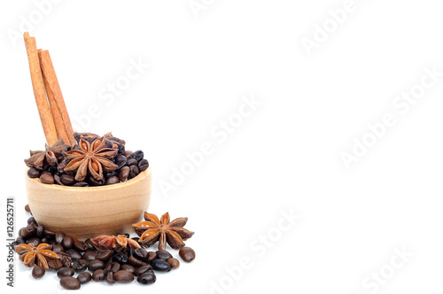 Chinese star aniseed Cinnamon and Coffee seeds on white backgrou © ZhouEka