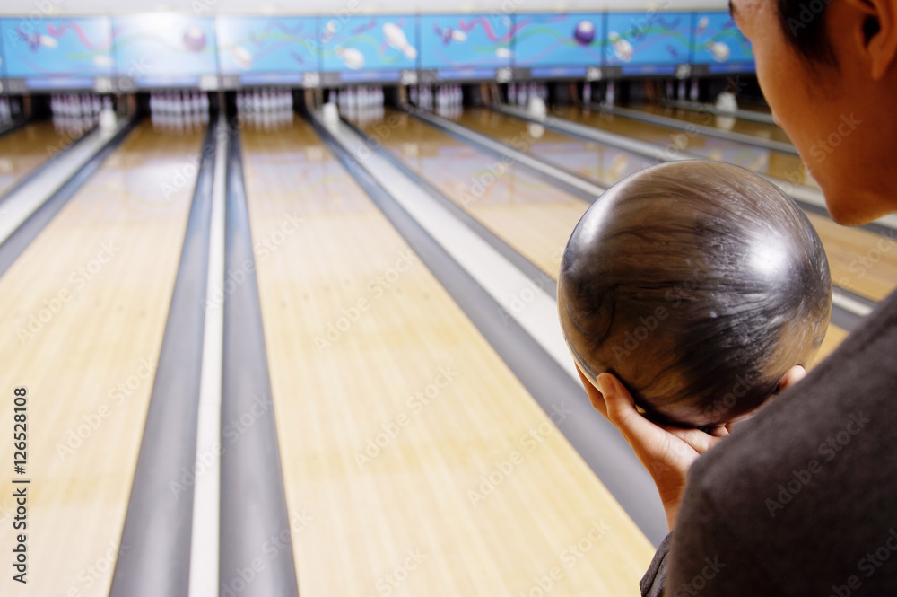 Obraz premium Man bowling