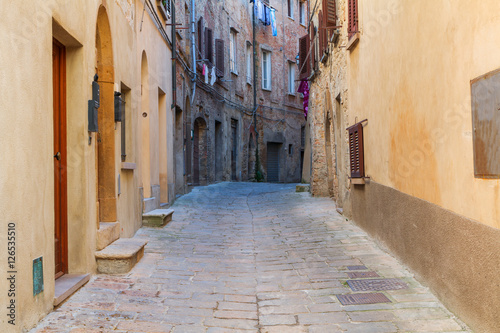 Fototapeta Naklejka Na Ścianę i Meble -  Charming narrow streets of Volterra town