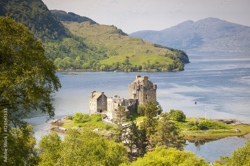 Fototapeta premium Eilean Donan Castle, Loch Duich, Hochland, Schottland