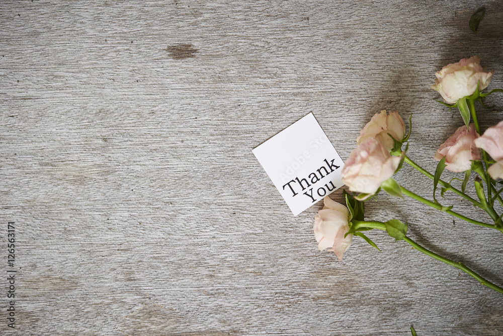 Naklejka premium バラの花とメッセージカード