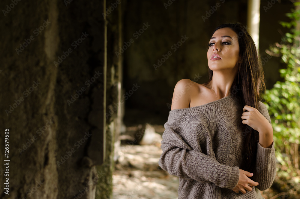 Naklejka premium portrait of a beautiful young woman