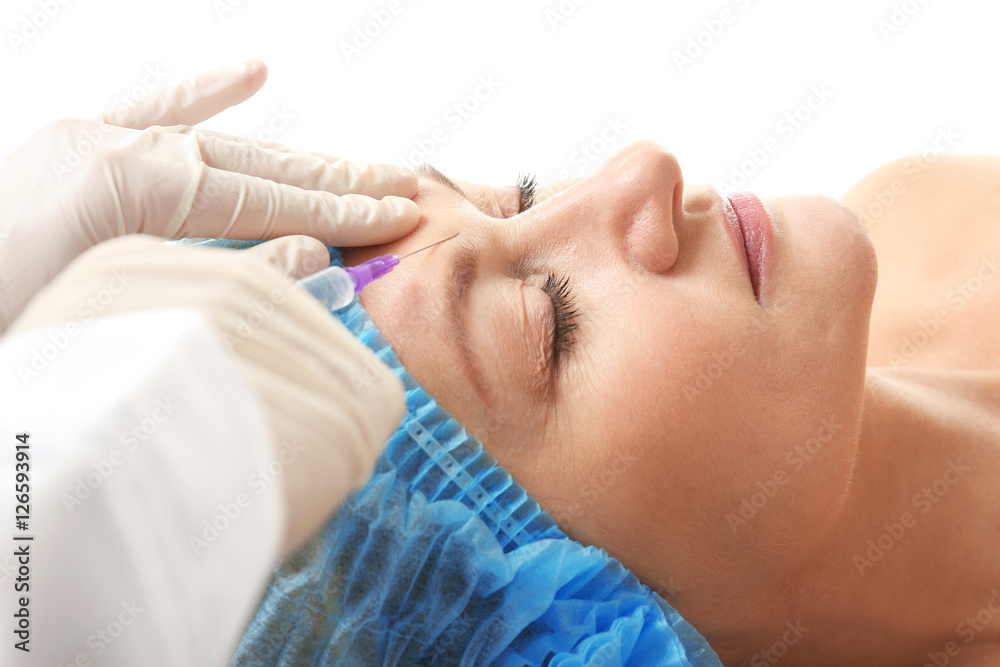 Hyaluronic acid injection for facial rejuvenation procedure Hyaluronic acid injection for facial rejuvenation procedure