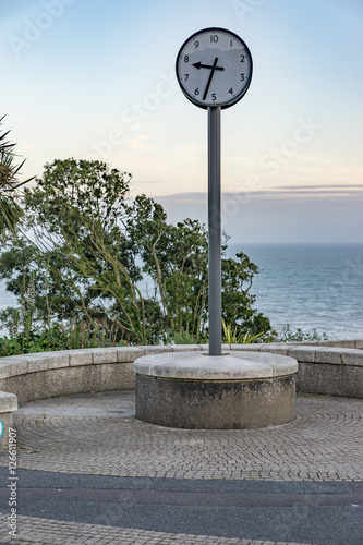 julianische Uhr in Folkestone mit Darstellung der Uhrzeit in dezimalen Unterteilungen photo