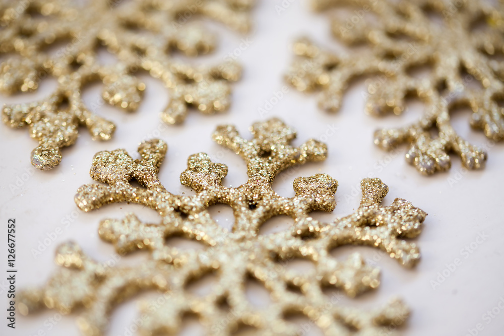 Obraz premium christmas decoration on abstract golden background