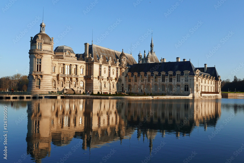 Grand bassin au château de Chantilly, France