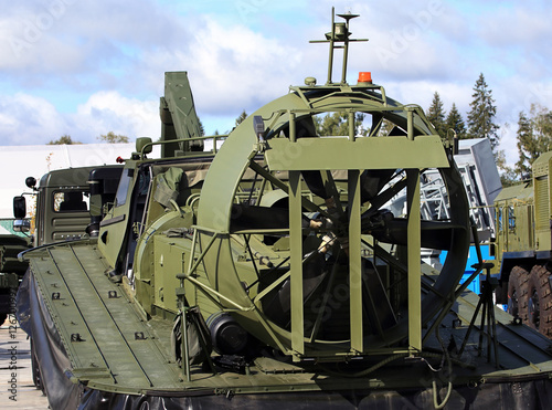 Foto Army air cushion boat on the trailer