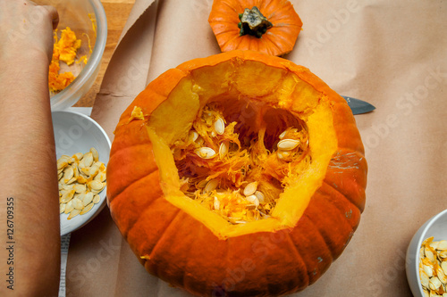 Cleaning Out A Pumpkin