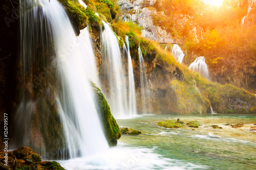 Fototapeta Naklejka Na Ścianę i Meble -  Beautiful waterfall at Plitvice National Park