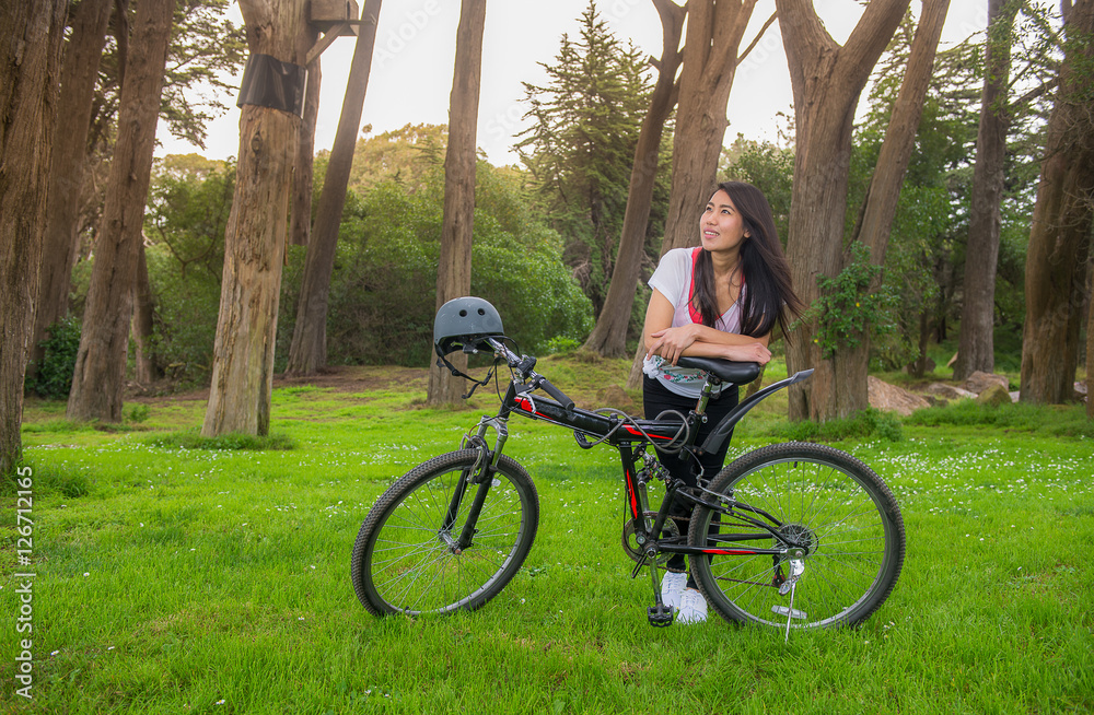 Fototapeta premium Asian gril and bikcycle