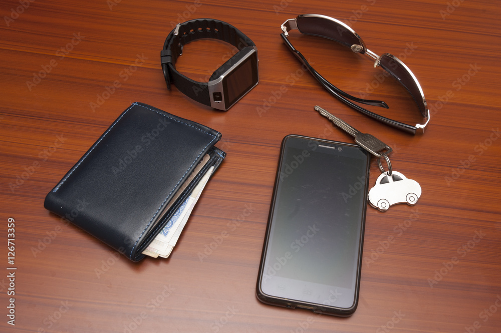 keys and glasses
keys and glasses