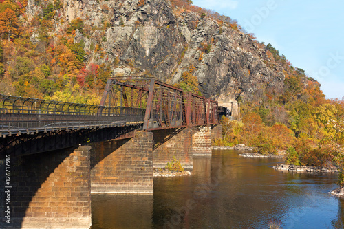 Bridge on the Appalachian Trail where the Potomac River meets the Shenandoah River Fototapet