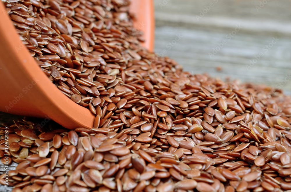 Obraz premium flax seed on table