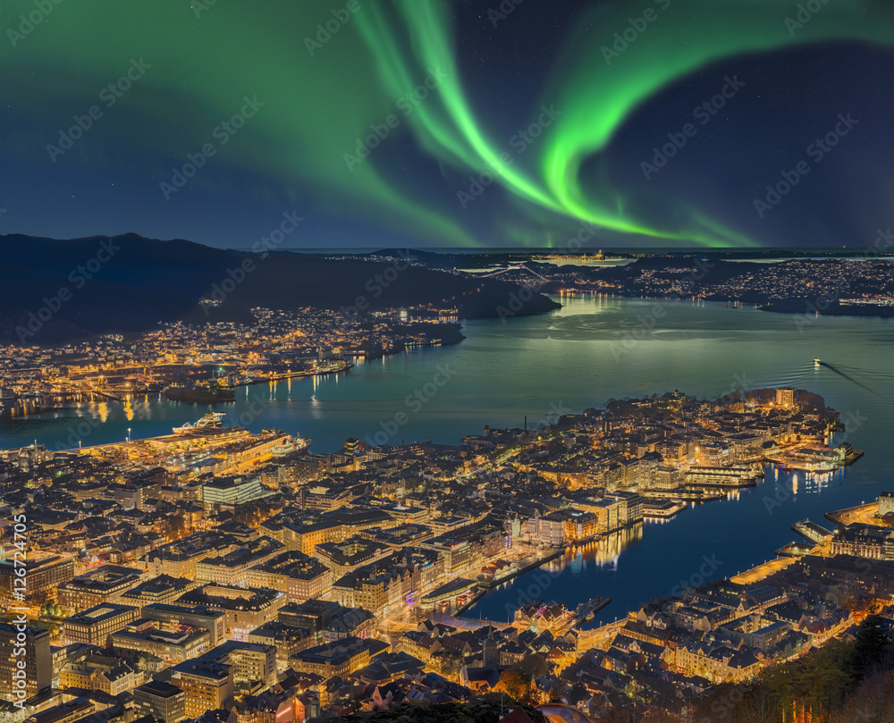 Nordlicht In Bergen Norwegen Stock Photo Adobe Stock