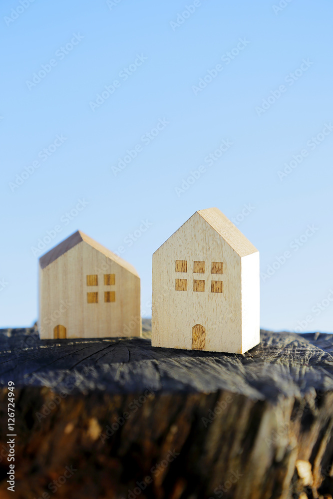 切り株と家 イメージ Stump and house image 切り株と家 イメージ Stump and house image