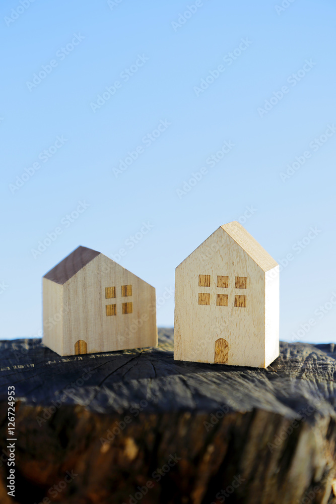 切り株と家 イメージ Stump and house image 切り株と家 イメージ Stump and house image